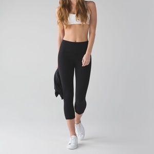 NWT* lululemon athletica Align Crop