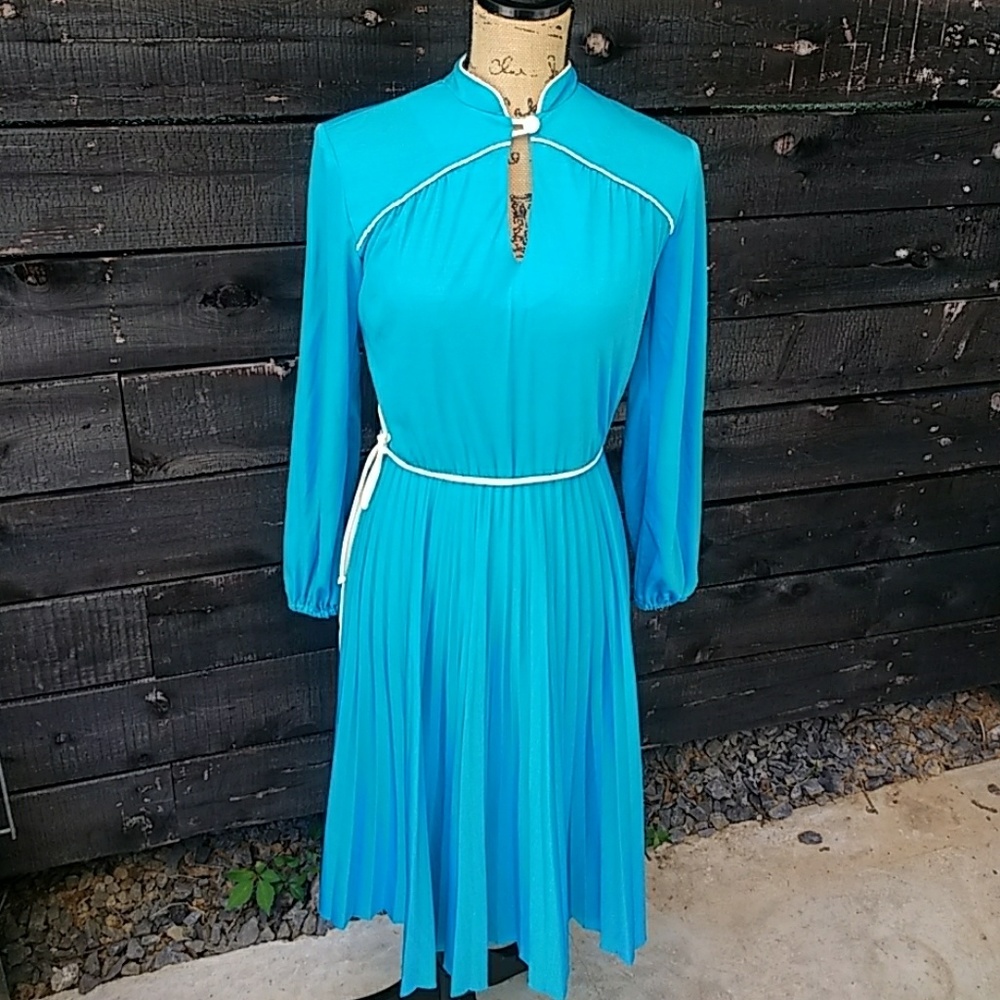 Vintage 70s Turquoise Pleated Midi Dress