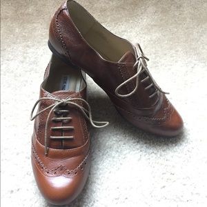 Steve Madden Tuxxedo Cognac Oxford 10