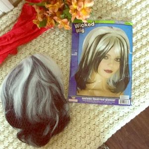 Wicked Wig (Cruella)💚Final Price Cut
