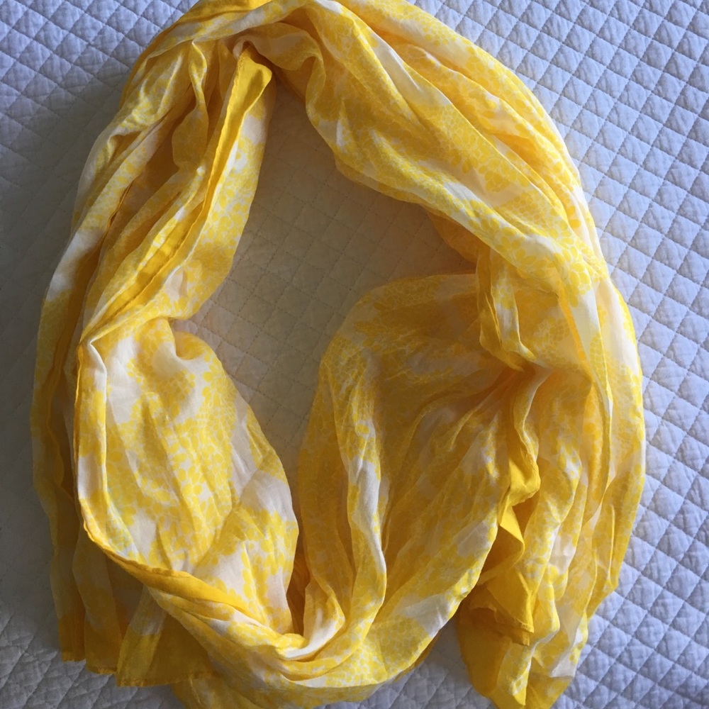 Gap yellow print scarf