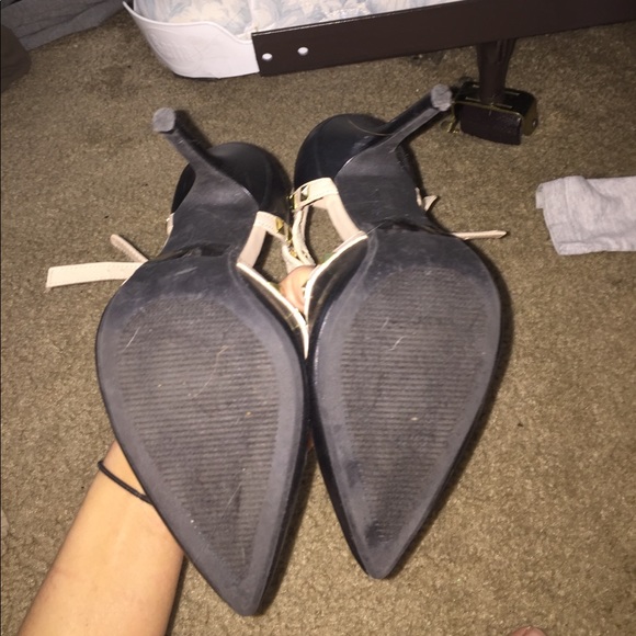 Charolette Russe Valentino look alike heels - Picture 3 of 3