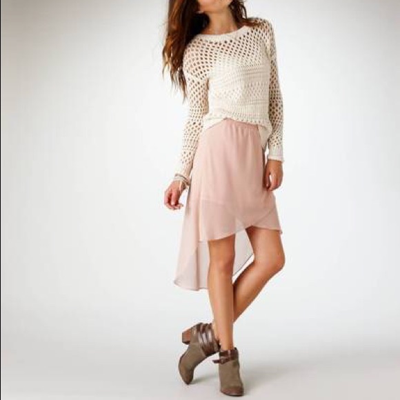American Eagle Outfitters Dresses & Skirts - NWOT {AE} Blush Pink Gauzy Chiffon Hi-lo Skirt
