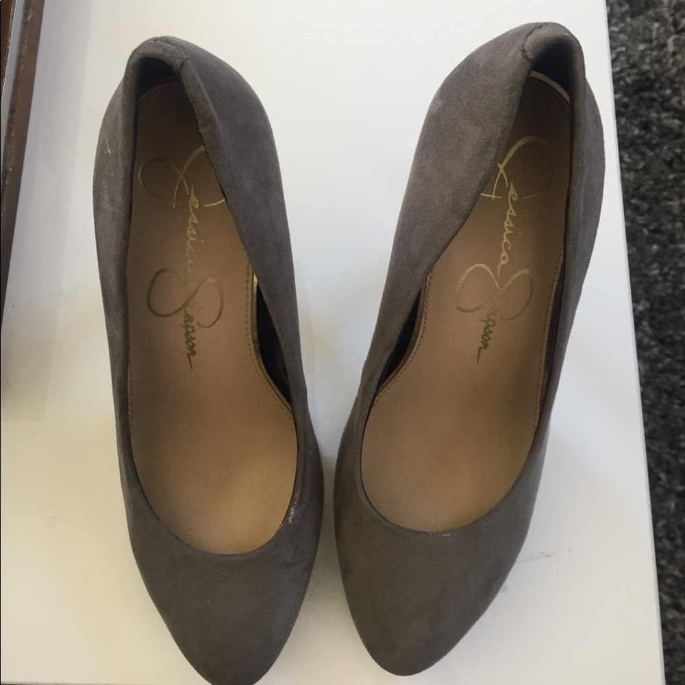 Jessica Simpson grey suede pumps
