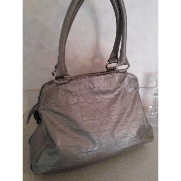 Chateau Gray Metallic Flower Handbag - Picture 3 of 8