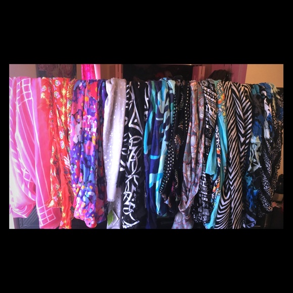 Vera Bradley scarfs - Picture 1 of 4