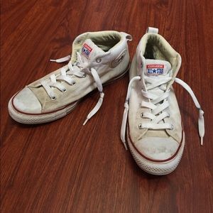 MEN'S 10/ WOMAN'S 12 White High Top Converse