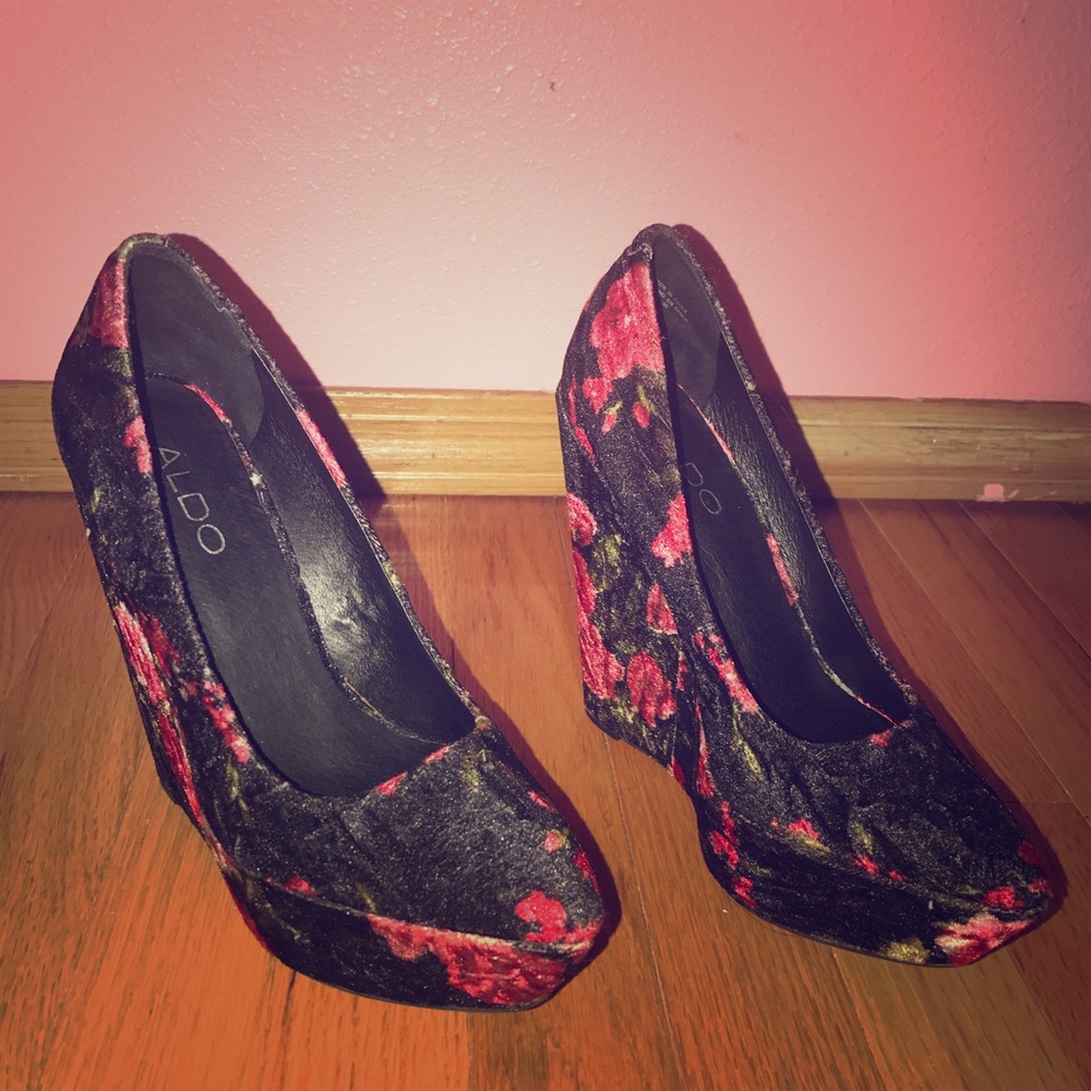 Like New, Aldo Heels