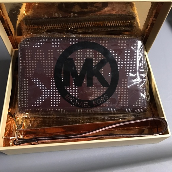 Micheal Kors Bronze/Brown Wristlet - Picture 2 of 5