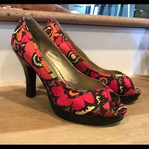 Madden girl Floral peep toe heels