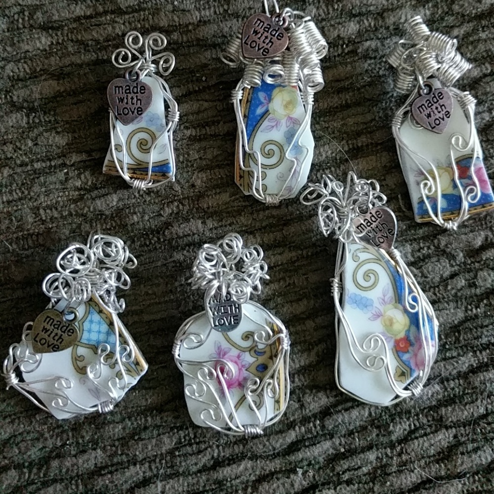EXAMPLES OF A BRIDAL PARTY PENDANT SET