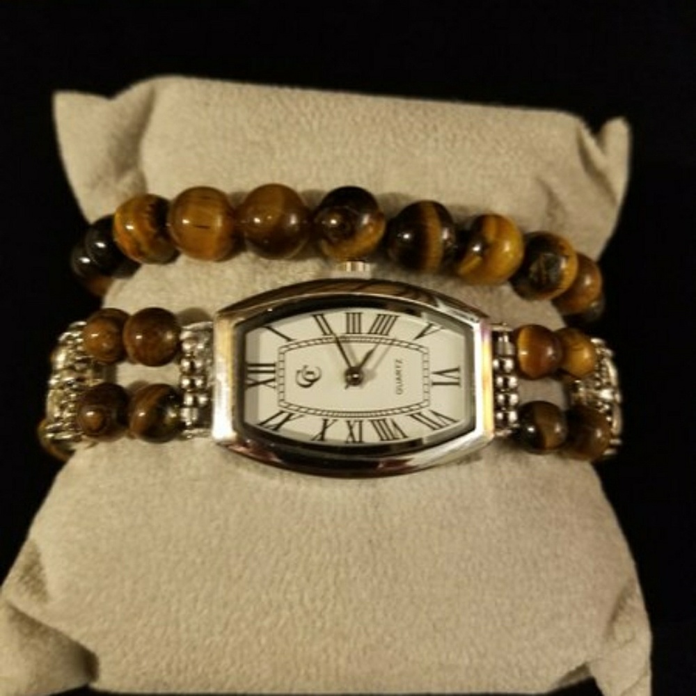 BRAND NEW WATCH WITH ATTACHED BRACELET