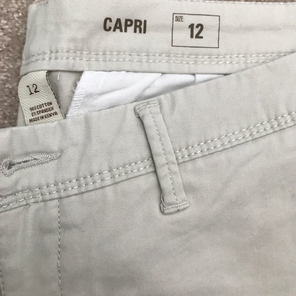 Capri size 12 - Picture 3 of 4