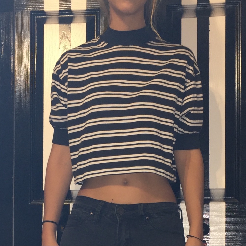 Turtle neck crop top