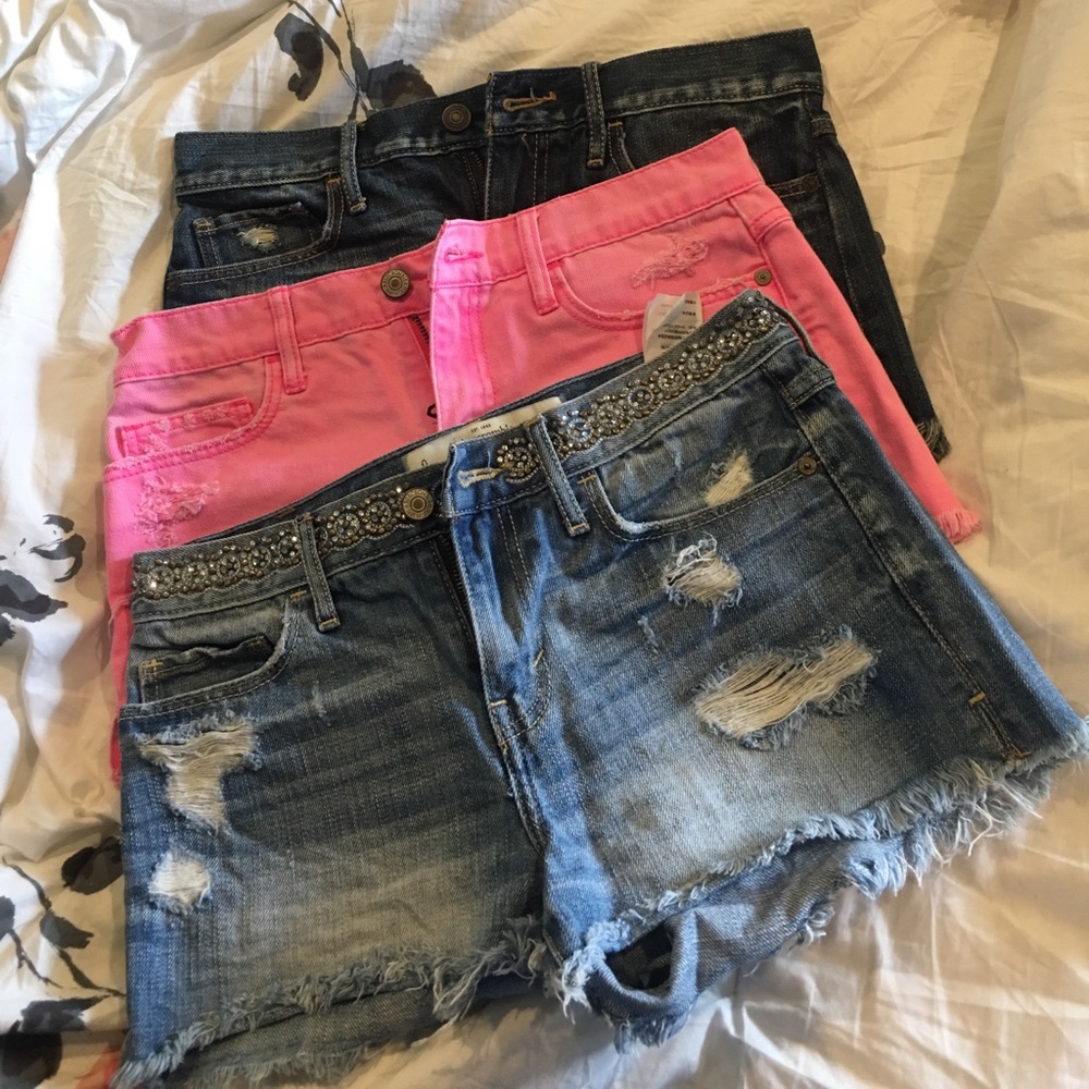 💕BUNDLE⭐️ 3 pairs of Abercrombie shorts