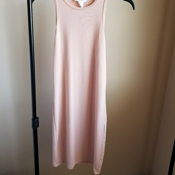 Pink dress - Picture 2 of 4