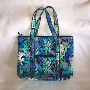Vera Bradley "Vera" tote bag in camofloral