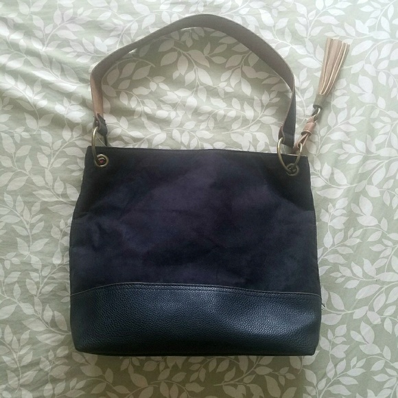 Suede and faux leather handbag with tassle - Picture 1 of 3