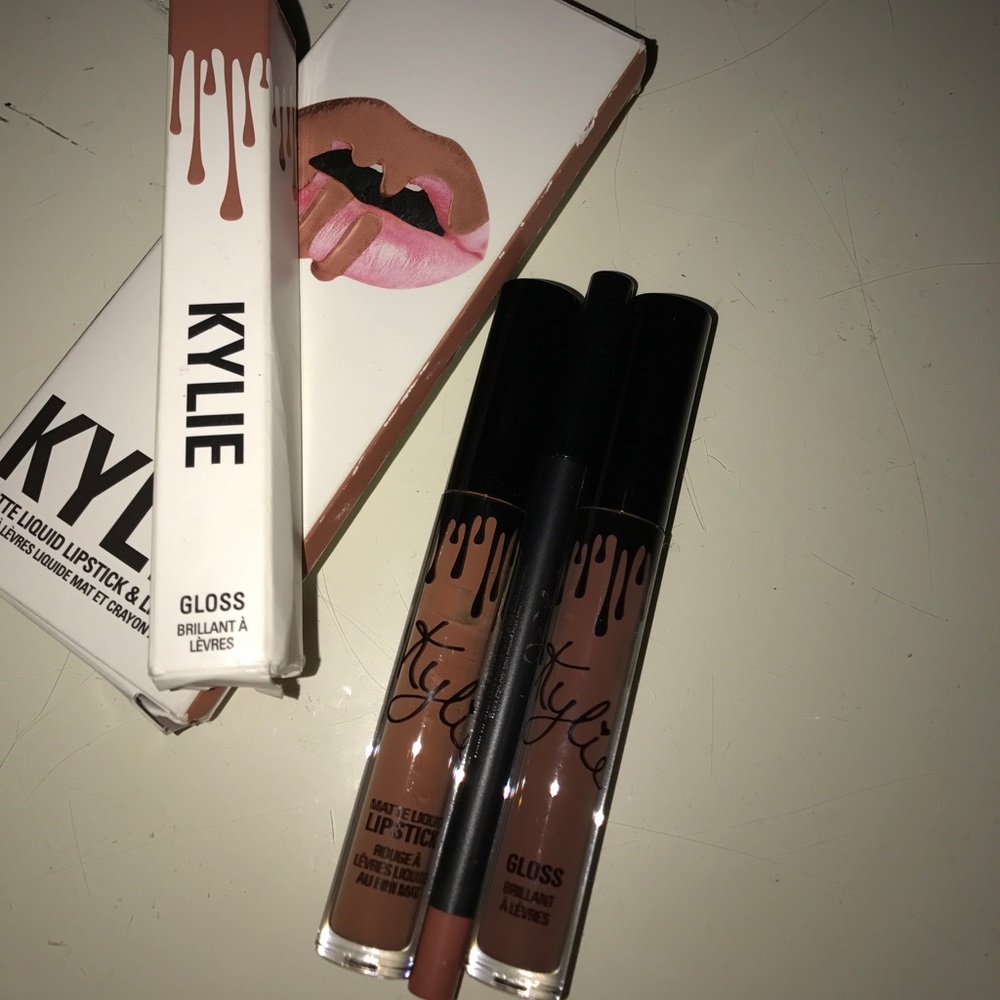 Kylie Cosmetics LipKit + Liogloss Combo