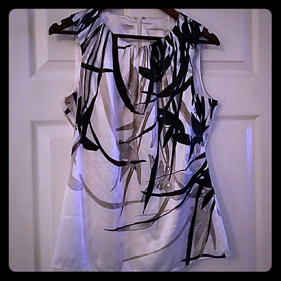 Tahari - Picture 1 of 1