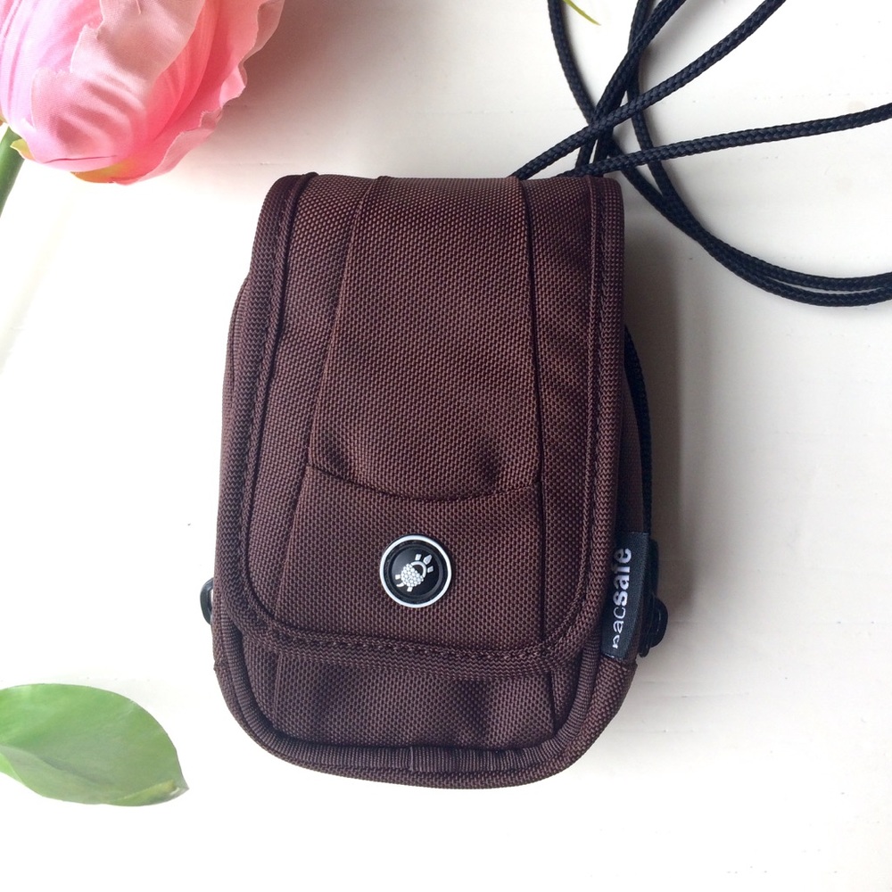 Pacsafe anti-theft crossbody
