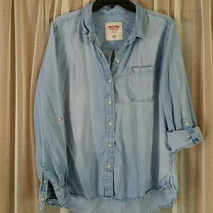 Mossimo button up shirt