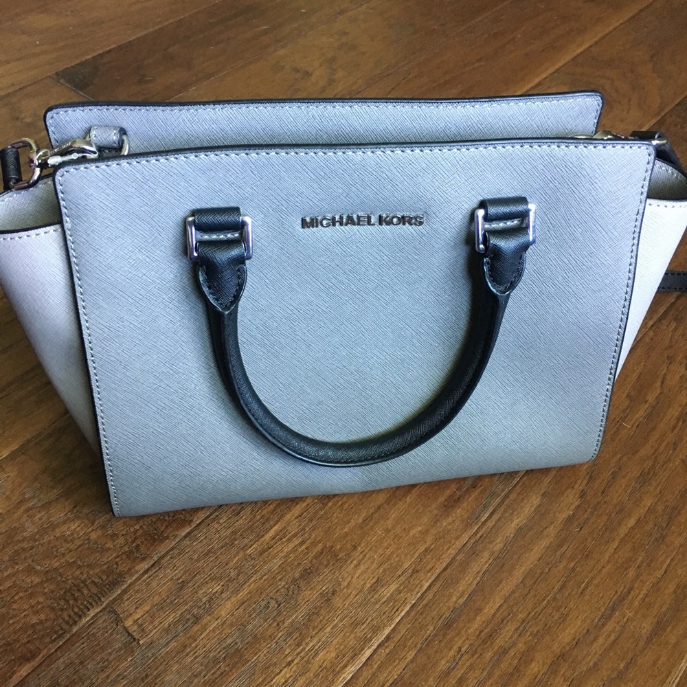 Michael Kors Small Selma Crossbody Bag