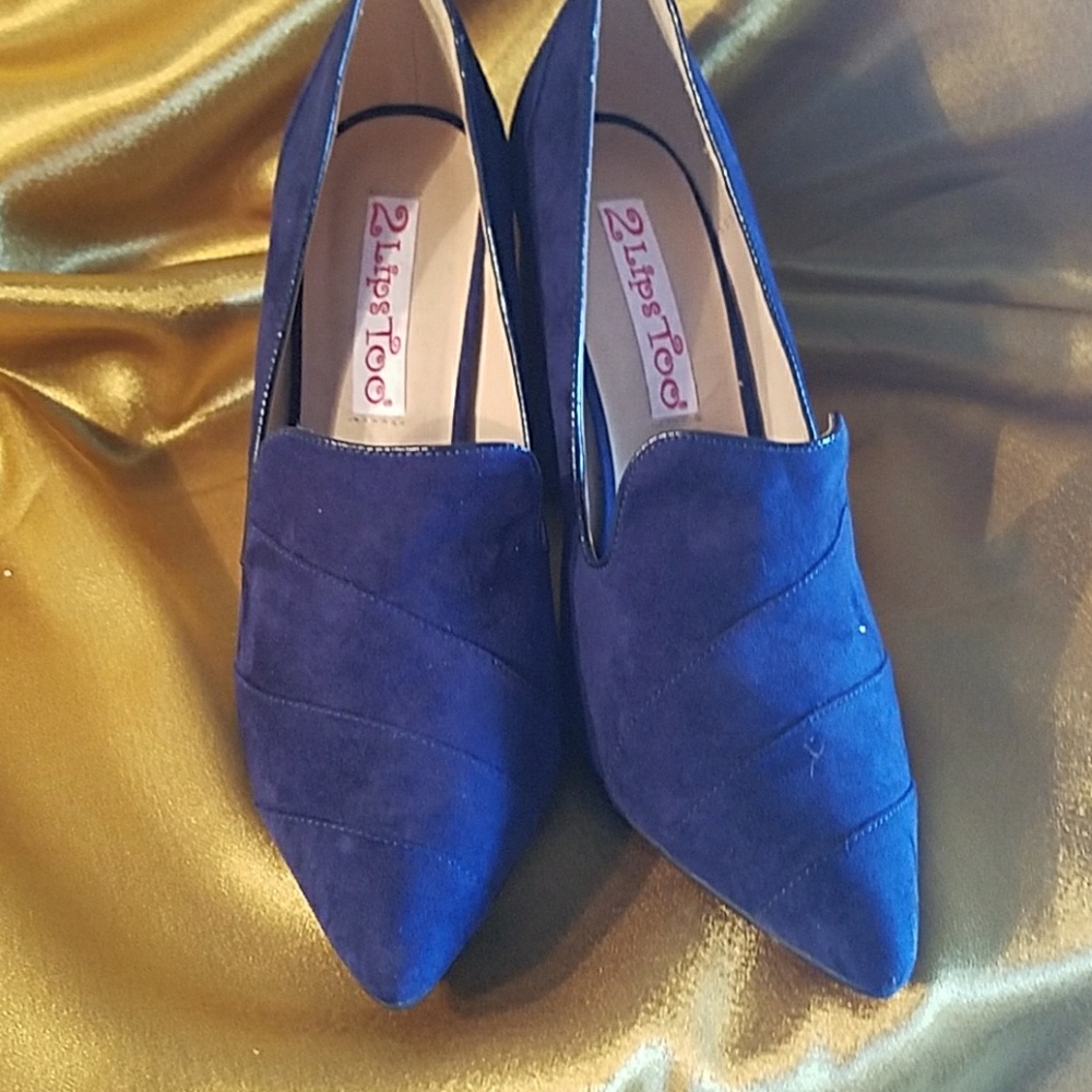 👠 Blue Suede Shoes