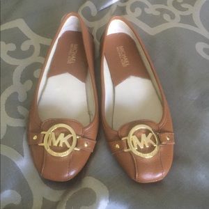 Micheal Kors Flats