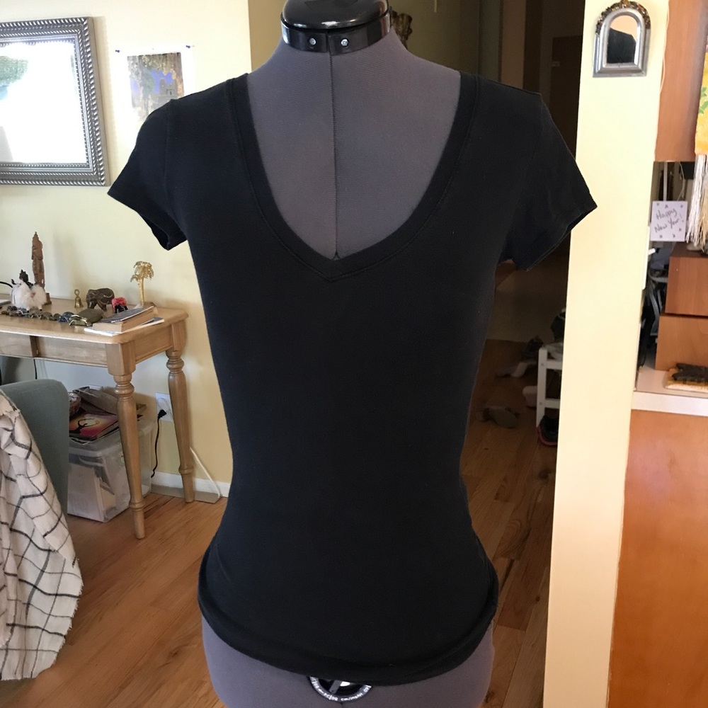 Black wet seal v-neck shirt