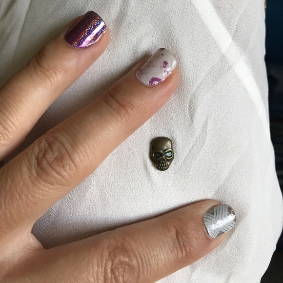 Skull flowy tank! NWOT - Picture 3 of 3