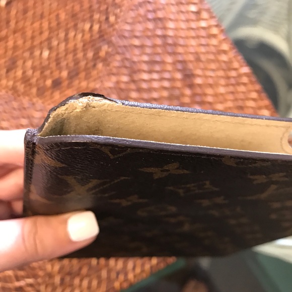 Louis Vuitton iPad case - Picture 3 of 7