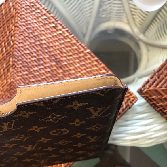 Louis Vuitton iPad case - Picture 6 of 7