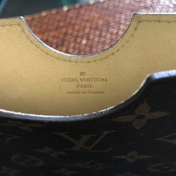 Louis Vuitton iPad case - Picture 7 of 7