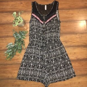 Xhilaration Black and White Print Lace Romper