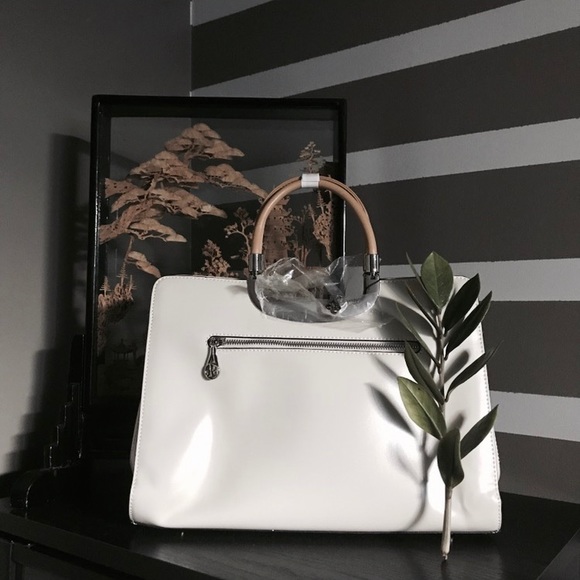 Cuud Cream Leather Handbag - Picture 2 of 8