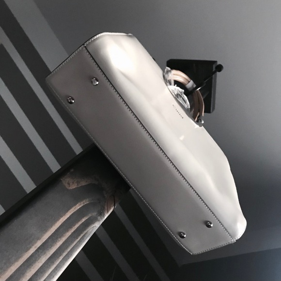 Cuud Cream Leather Handbag - Picture 7 of 8