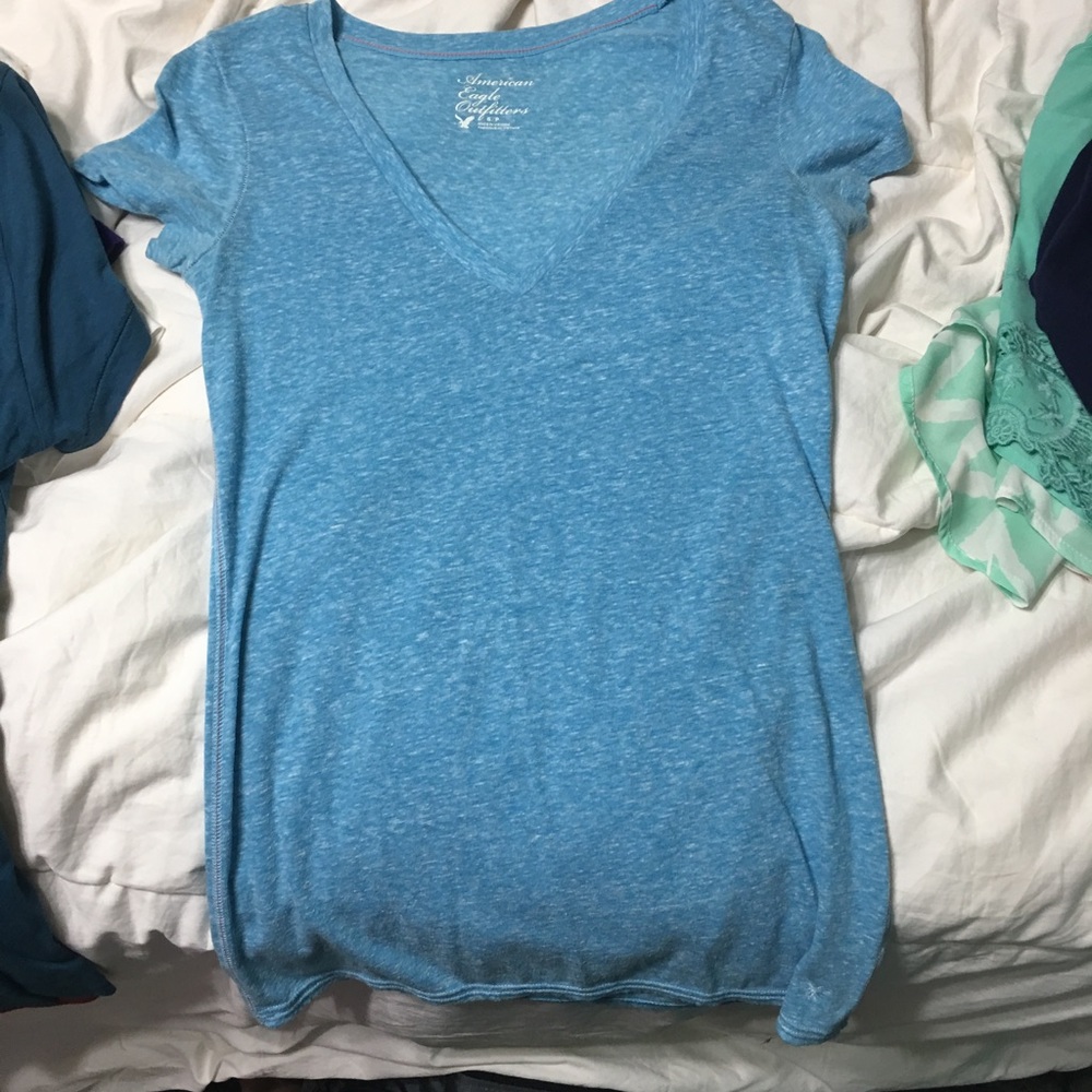 American Eagle V-neck
