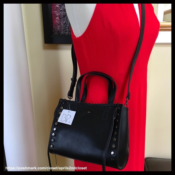 ❌SOLD❌BLACK VEGAN LEATHER Crossbody Saddle Bag - Picture 2 of 8