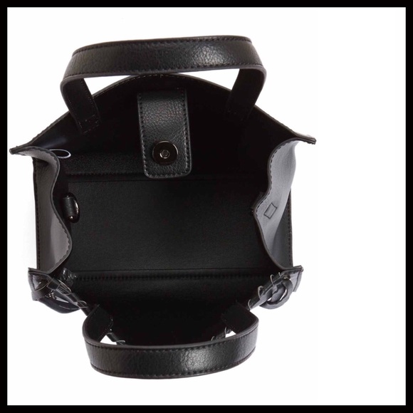 ❌SOLD❌BLACK VEGAN LEATHER Crossbody Saddle Bag - Picture 3 of 8