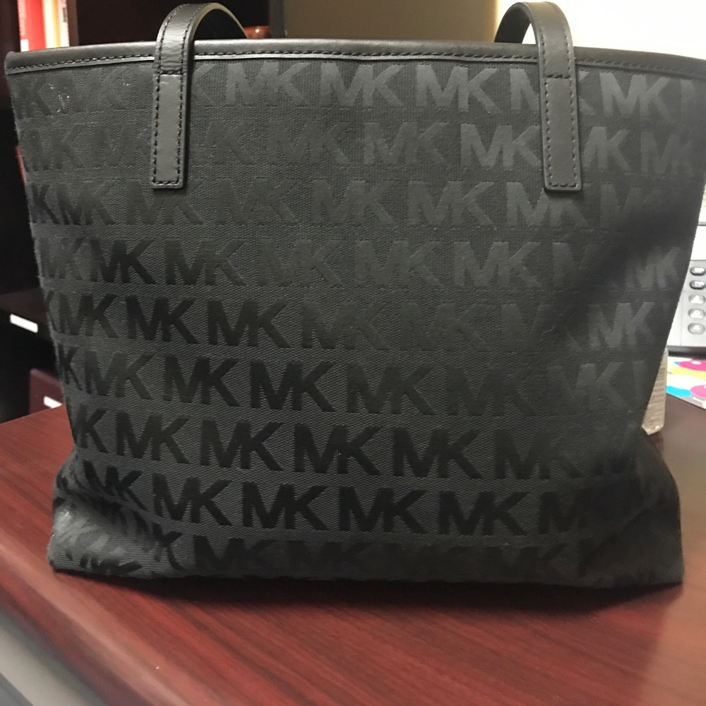 Black Michael Kors bag