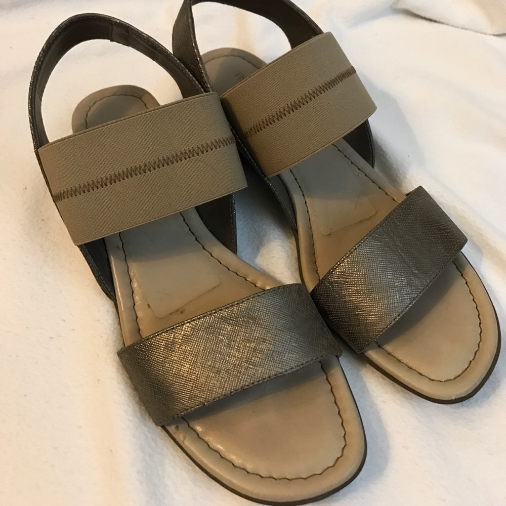 Cute tan comfort sandals.