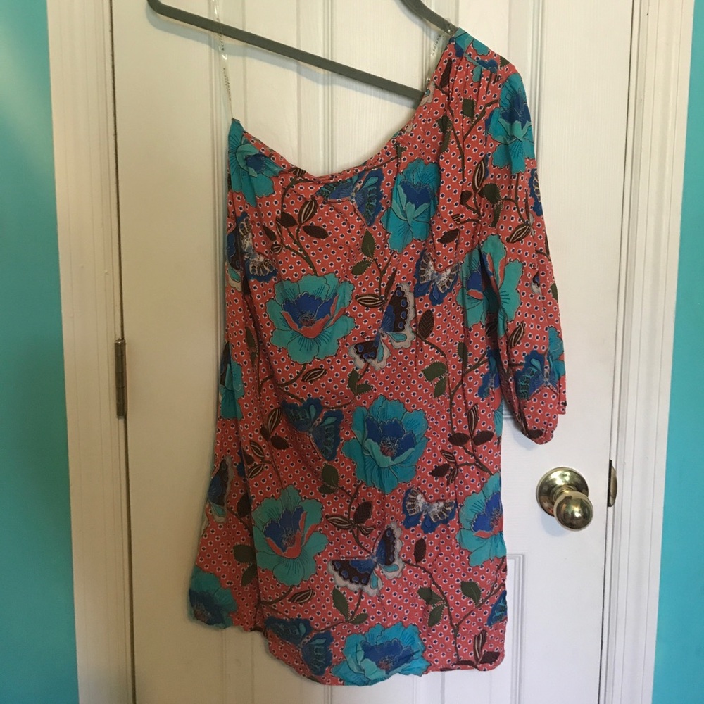 Flowered one sleeved dress