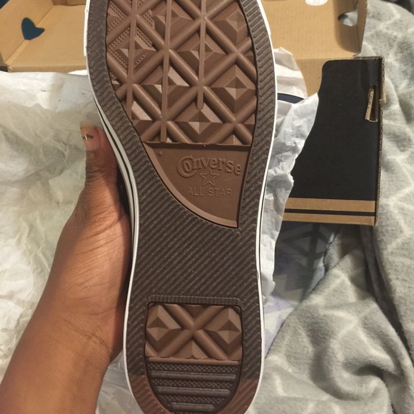 Converse - Picture 2 of 4