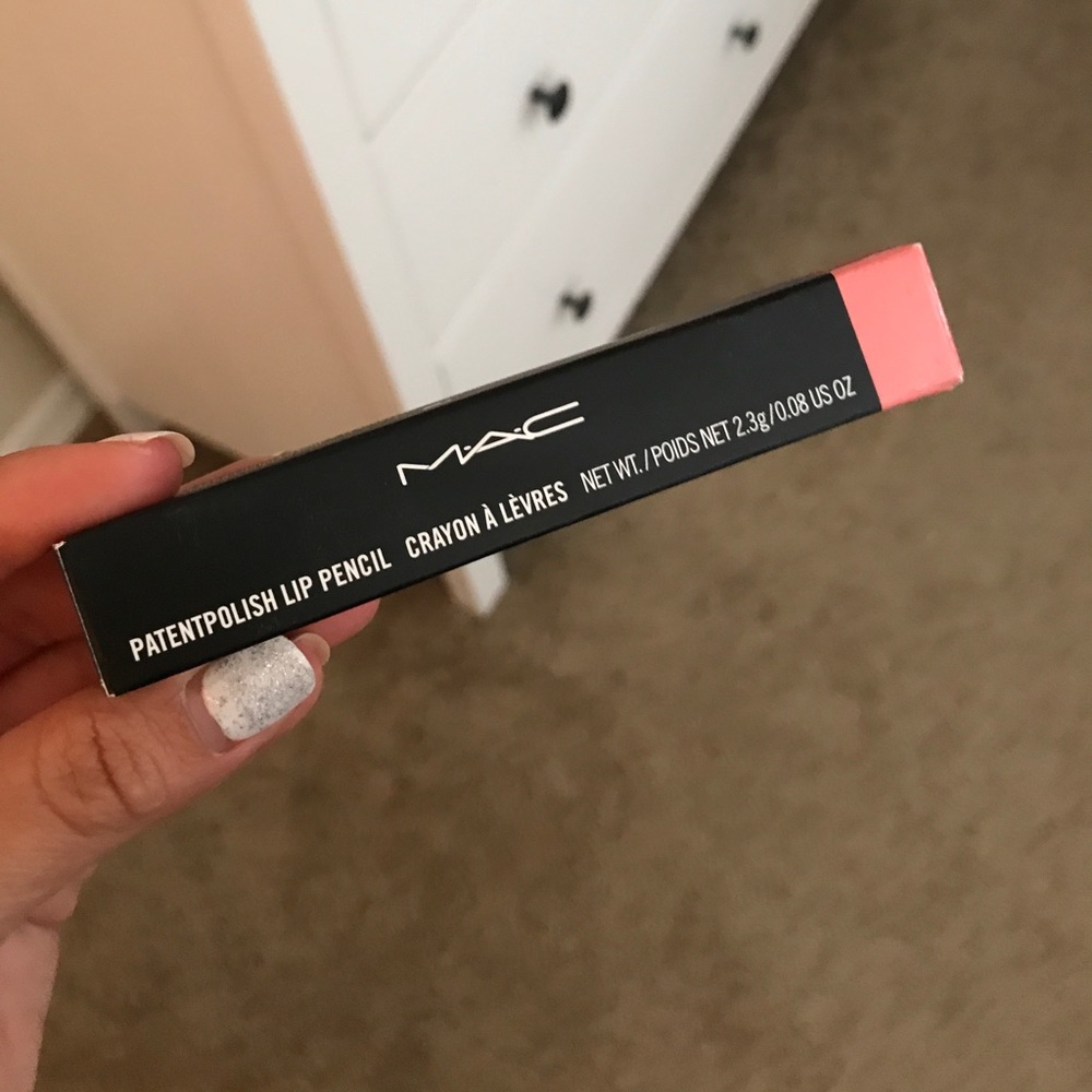 MAC patent polish lip pencil look lively