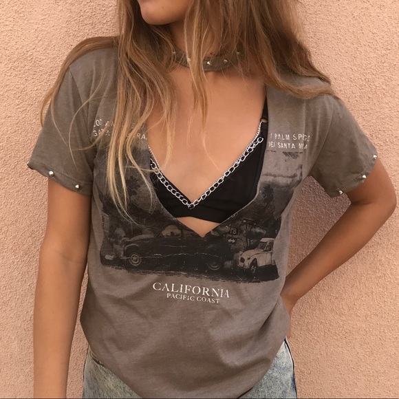 Tops - Choker Cut Out Tee