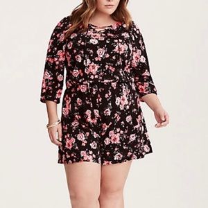  Torrid Floral Print Lace Up Romper WORN ONCE