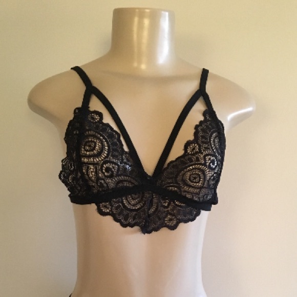 $8💋Sexy New Black Strappy, Eyelash Lace Bralette - Picture 2 of 4