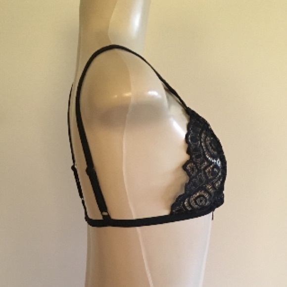 $8💋Sexy New Black Strappy, Eyelash Lace Bralette - Picture 3 of 4