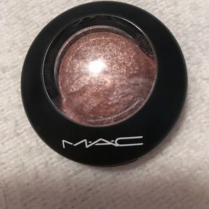 Mac mineralize eyeshadow- love connection